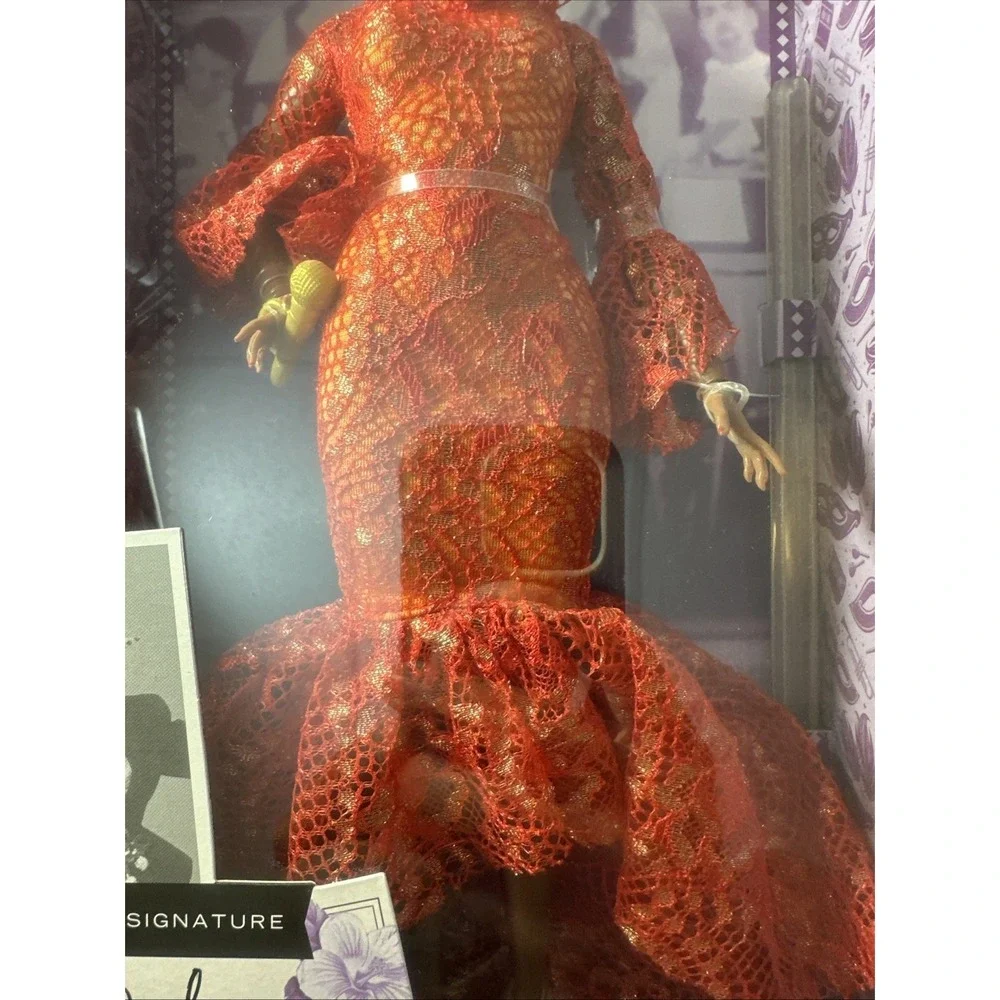 Mettel Barbie Signature: Inspiring Women Celia Cruz Doll - HJX31